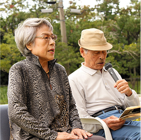 練習を重ねてきたお謡いを入居者の皆さんにご披露！「お謡い・詩吟」