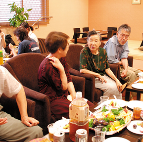 入居者同士で会話を楽しむ時間
「わいわいティータイム」